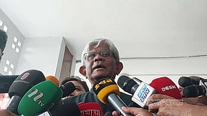সার ও মসুর ডাল দিয়ে অন্তর্বর্তী সরকারের কেনাকাটা শুরু