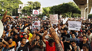 হিন্দুদের ওপর হামলা: শনিবারও শাহবাগ অবরোধের ঘোষণা