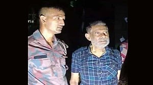 বিচারপতি মানিক সিলেট সীমান্তে গ্রেপ্তার