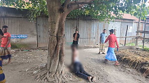 সিরাজগঞ্জে থানায় হামলা: নিহত ১৫ পুলিশের লাশ হস্তান্তর