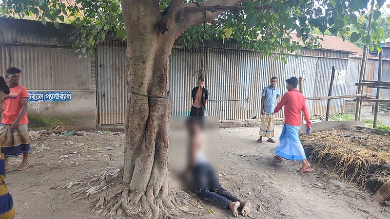 সিরাজগঞ্জে থানায় হামলা: নিহত ১৫ পুলিশের লাশ হস্তান্তর