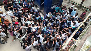 বিচারপতি মানিকের চিকিৎসায় মেডিকেল বোর্ড