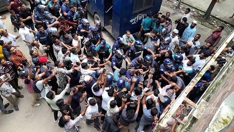 বিচারপতি মানিকের চিকিৎসায় মেডিকেল বোর্ড