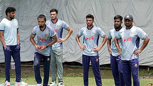 শুক্রবার পাকিস্তান যাচ্ছেন মুশফিক-মুমিনুলরা