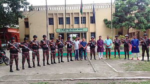 সীমান্তের ২১ থানায় পুলিশের নিরাপত্তায় বিজিবি