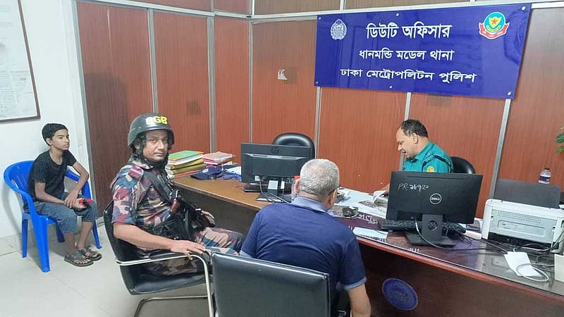 গাড়ি নেই, অস্ত্র লুট, পুলিশ এখন কী করবে?