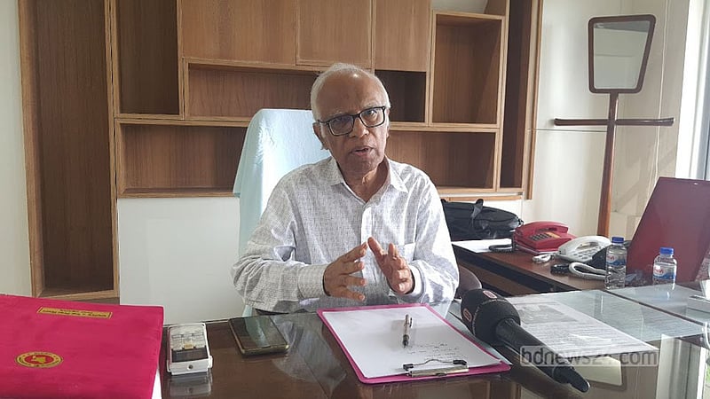 পদত্যাগে বাধ্য না করার আহ্বান শিক্ষা উপদেষ্টার