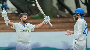 শাহিদির রেকর্ড ২৪৬, জাজাইয়ের ১১৩, সেঞ্চুরির পর ৫ উইকেট বেনেটের