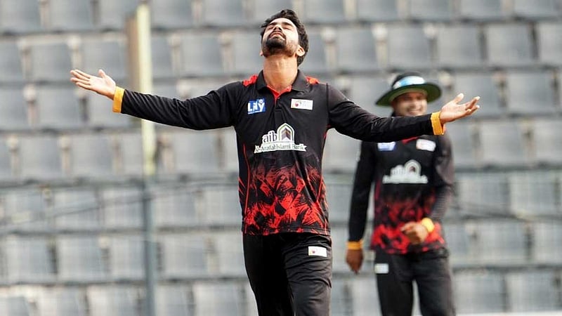 জাতীয় দলে চোখ রেখে বিপিএলের মঞ্চে আলিস