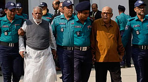 গণহত্যা: আমু ও কামরুলকে গ্রেপ্তার দেখিয়ে কারাগারে পাঠাল ট্রাইব্যুনাল