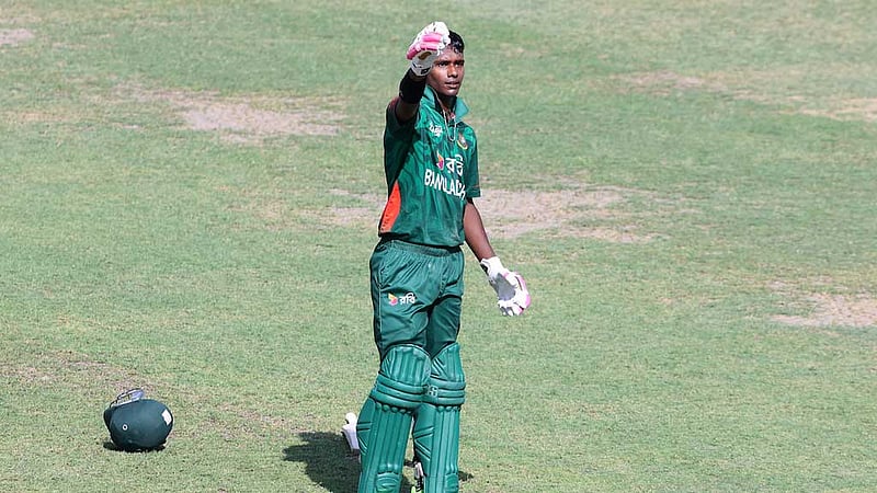 ক্রিকেটের আনন্দ যাত্রায় আকাশ ছোঁয়ার স্বপ্ন আজিজুলের
