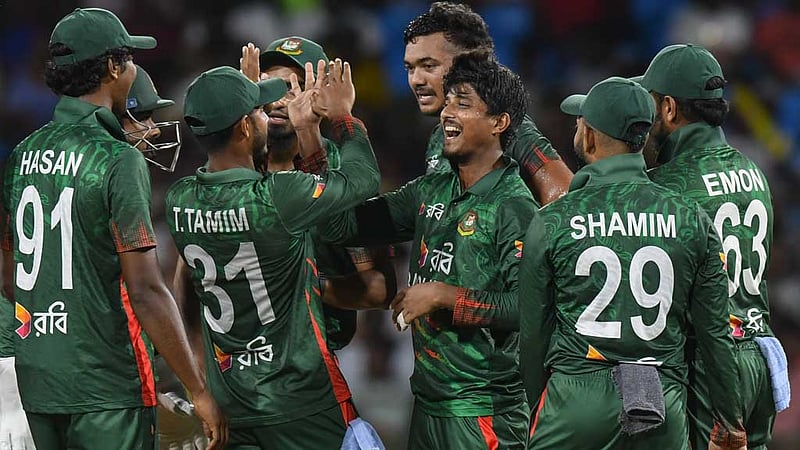বিজয় দিবসের সকালে লাল-সবুজের রোমাঞ্চকর জয়