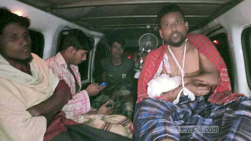 বাঁশখালীতে লবণ মাঠ দখল ঘিরে সংঘর্ষ, আহত ২০