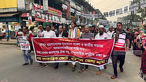 বাংলাদেশ মিশনে হামলা: জড়িতদের শাস্তি দাবিতে বরিশালে বিক্ষোভ