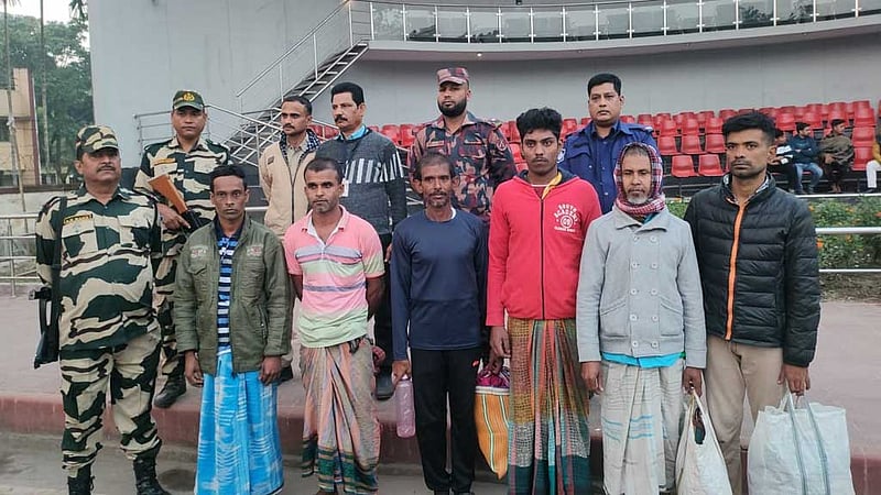 সুন্দরবনে মাছ ধরার সময় আটক: ভারতে সাজা খেটে ফিরলেন ৬ জেলে