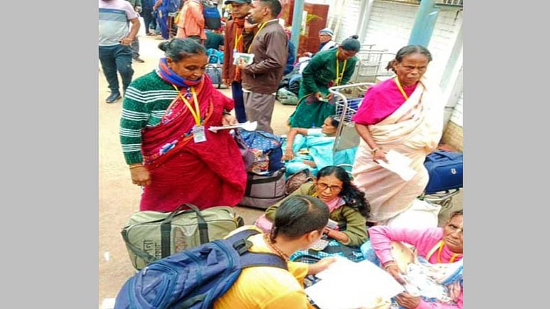 ‘সন্দেহজনক যাত্রা’: ইসকনের ৫৪ ভক্তকে বেনাপোল ইমিগ্রেশন থেকে ফেরত