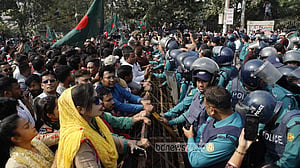 ভারতীয় দূতাবাস অভিমুখে বিএনপির পদযাত্রা আটকাল রামপুরায়
