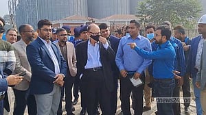 শুধু ভারত নয়, অন্য দেশ থেকেও চাল আমদানি করবে সরকার: খাদ্য উপদেষ্টা