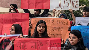 বুয়েট ছাত্রের মৃত্যু: জড়িতদের বিচার দাবিতে ক্যাম্পাসে অবস্থান