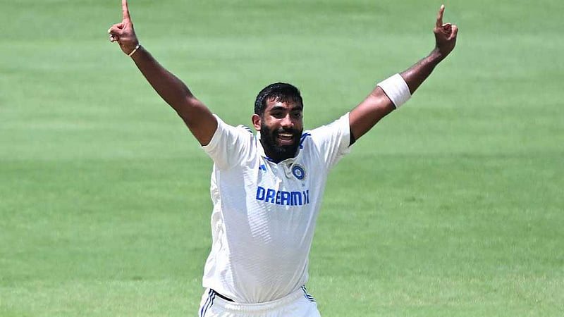 জাদুকরি বোলিংয়ে আইসিসির বর্ষসেরা ক্রিকেটার বুমরাহ