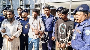 চাঁদপুরে অটোচালককে হত্যার পর ব্যাটারি বিক্রি, তিনজন গ্রেপ্তার
