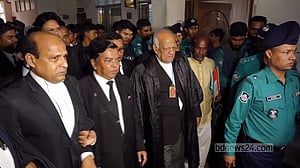 চিন্ময়ের ঢাকার আইনজীবীর আবেদন নথিভুক্ত, জামিন শুনানি ২ জানুয়ারিতেই
