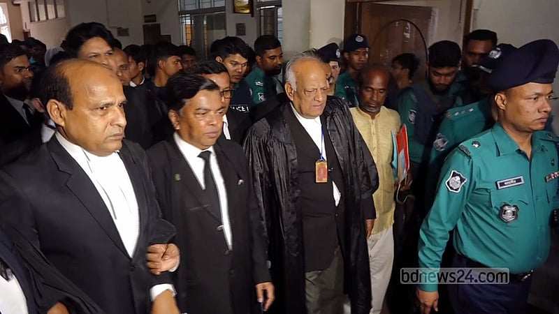 চিন্ময়ের ঢাকার আইনজীবীর আবেদন নথিভুক্ত, জামিন শুনানি ২ জানুয়ারিতেই