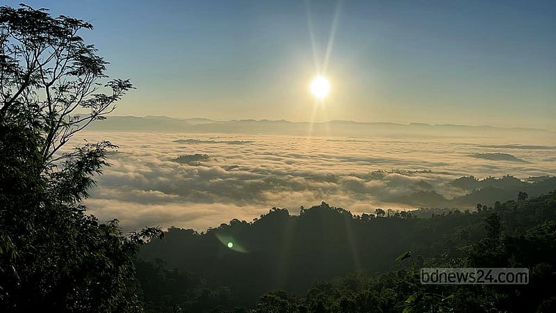 মেঘের ঠিকানায় চিম্বুক পাহাড়