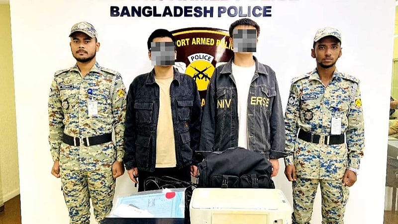 চাকরির প্রলোভন দেখিয়ে নারী পাচারের অভিযোগ, দুই চীনা গ্রেপ্তার