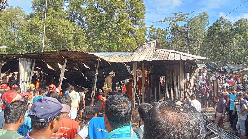কক্সবাজারে রোহিঙ্গা ক্যাম্পে পুড়ে গেছে ট্রেনিং সেন্টারসহ ৫ স্থাপনা