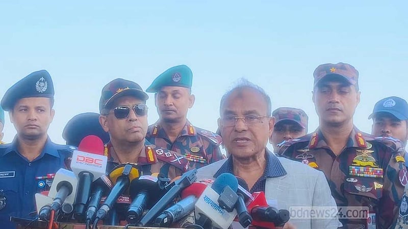 আরাকান আর্মির সঙ্গেও সরকারের যোগাযোগ আছে: স্বরাষ্ট্র উপদেষ্টা