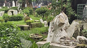 স্মৃতির স্মারকগুলো কেমন আছে