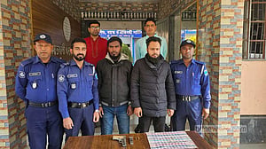 ফরিদপুরে স্ত্রীর অভিযোগের পর বিদেশি পিস্তলসহ দুজন আটক