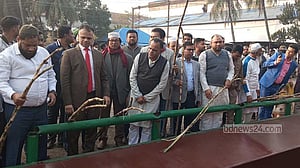 ৫ হাজার টন উৎপাদনের লক্ষ্যে ফরিদপুর চিনিকলে আখ মাড়াই শুরু