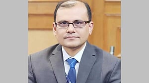 ‘আওয়ামী লীগ ফিরে আসবে’ বলা ফরিদপুরের এক ইউএনওকে প্রত্যাহারের নির্দেশ