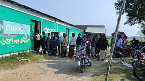 সার সংকটে নাকাল কৃষক, মানতে নারাজ মন্ত্রণালয়