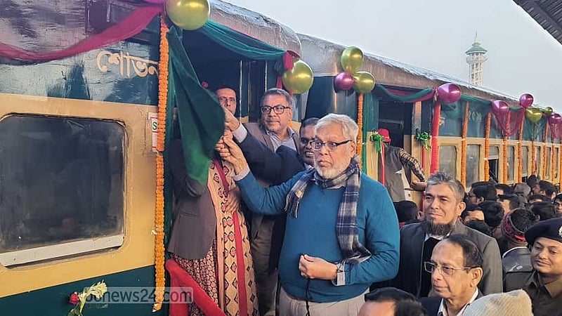 যাত্রা শুরু বিআরটি বাসের, গাজীপুর-ঢাকা চলল চার জোড়া কমিউটার ট্রেন
