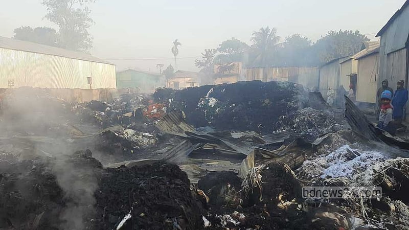 গাজীপুরে ঝুটের গুদামে আগুন, নিভল ৩ ঘণ্টার চেষ্টায়