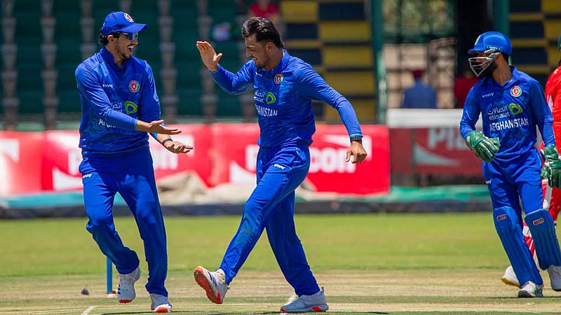 গাজানফার-রাশিদের স্পিন বিষে নীল জিম্বাবুয়ে