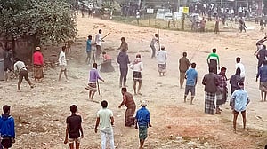 হবিগঞ্জে ৫ টাকা ভাড়া নিয়ে ৪ গ্রামবাসীর সংঘর্ষ, আহত শতাধিক