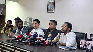 ‘জুলাই ঘোষণাপত্র’ দিয়ে আওয়ামী লীগকে ‘অপ্রাসঙ্গিক’ করা হবে: হাসনাত