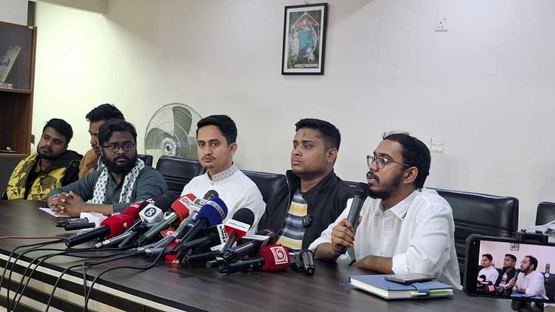 ‘জুলাই ঘোষণাপত্র’ দিয়ে আওয়ামী লীগকে ‘অপ্রাসঙ্গিক’ করা হবে: হাসনাত