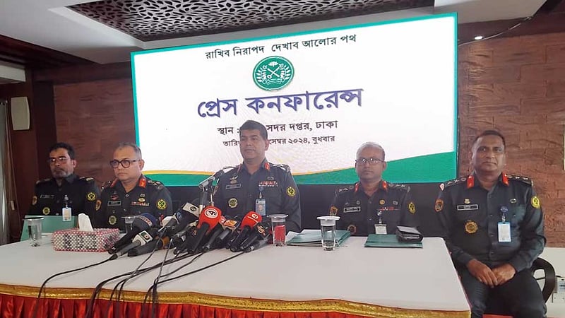 বন্দির সংখ্যা ঊর্ধ্বমুখী, জঙ্গিসহ এখনো পলাতক ৭০০: কারা মহাপরিদর্শক