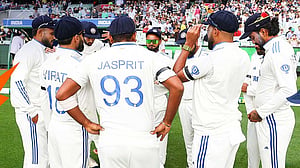 মেলবোর্নে হারের দায় নিয়ে সিডনিতে তাকিয়ে রোহিত