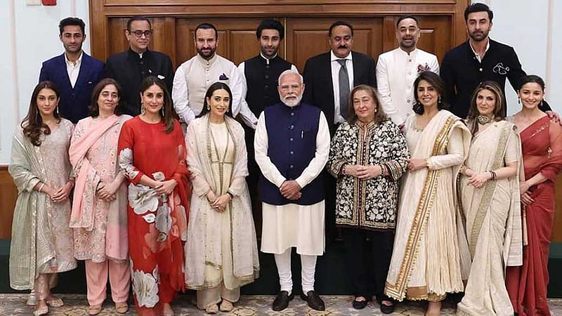 মোদীর সঙ্গে সাক্ষাৎ, কাপুরদের কেউ কী বাদ পড়েছেন?