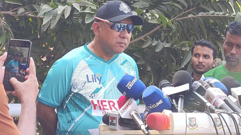 সাকিবের বিষয়ে ‘ক্রিকেটাররা হতাশ, খারাপ লাগছে’ খালেদ মাহমুদের