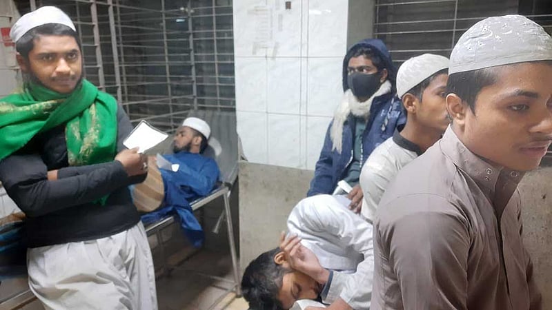 এক ব্যক্তির দেওয়া বিরিয়ানি ‘খাওয়ার পর’ মাদ্রাসায় অসুস্থ দেড় শতাধিক