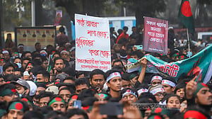 পালাবদলের নতুন বাঁকে রাজনীতির মঞ্চ