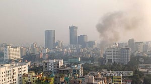 মহাখালীতে বাড়িতে লাগা আগুন নেভাল ফায়ার সার্ভিস