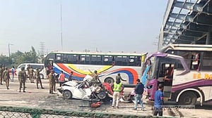 এক্সপ্রেসওয়েতে ৬ মৃত্যুর ঘটনায় বাস মালিক কারাগারে